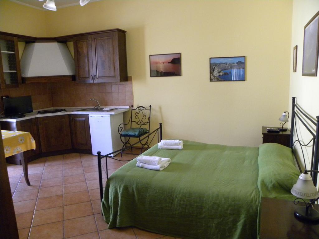 Case Vacanze Albamarina Lipari  Zimmer foto