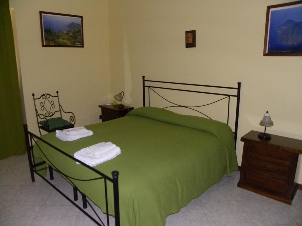 Case Vacanze Albamarina Lipari  Zimmer foto